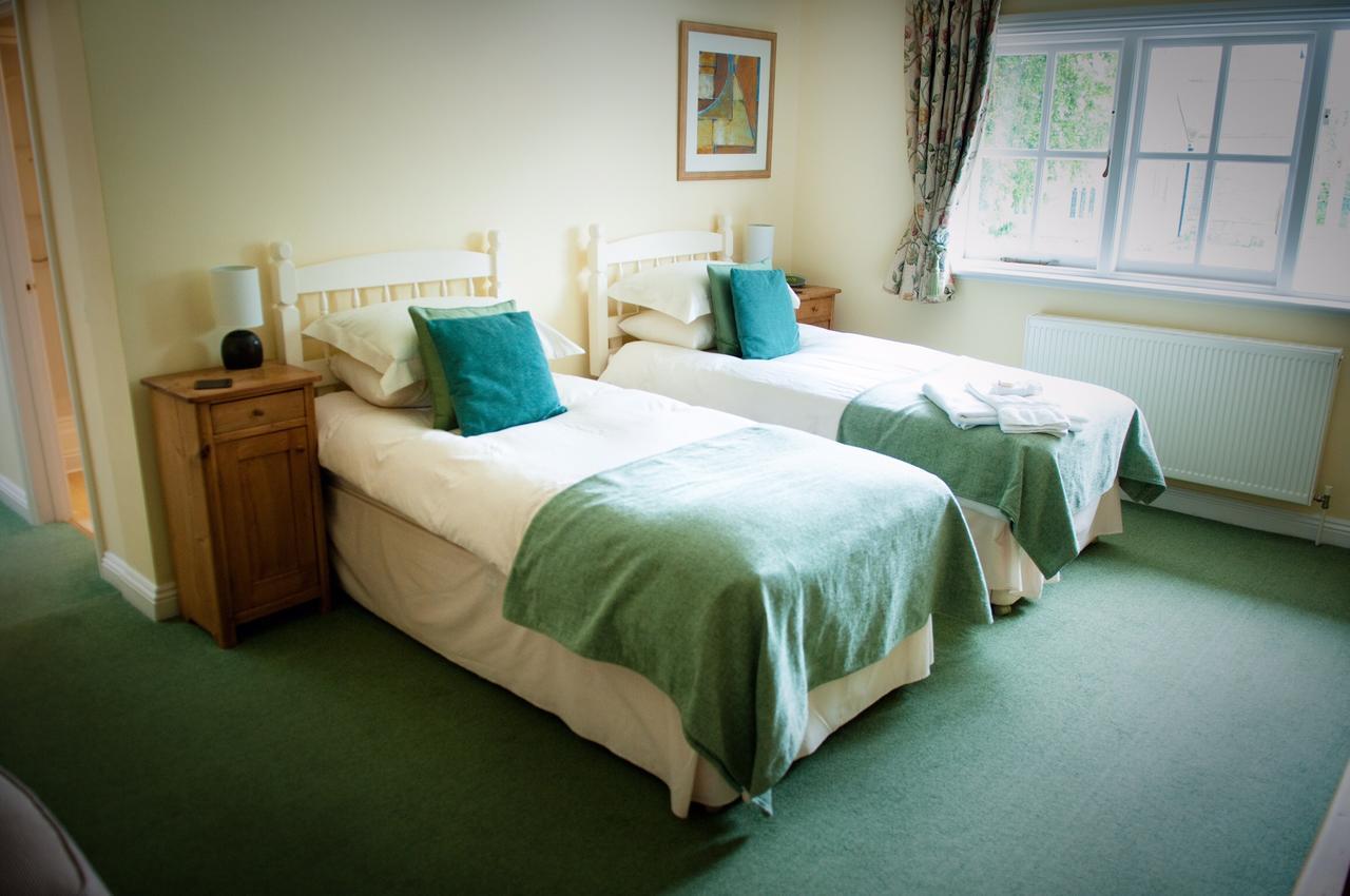 The Chetnole Inn Bagian luar foto